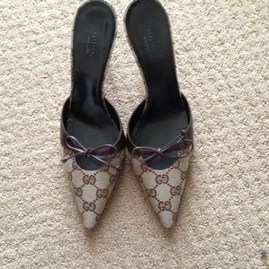 100% authentic Gucci Shoes Size 35.5